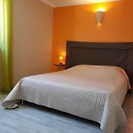Willa Alba Sunlit Comfort In Lirac