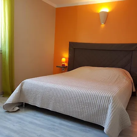 Villa Alba Sunlit Comfort In Lirac