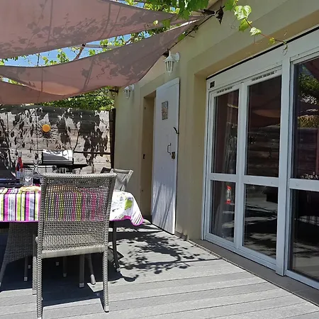 Villa Alba Sunlit Comfort In Lirac